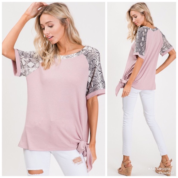 Tops - 🛍LAST 1! Side Tie Pink Snakeskin Contrast Top!